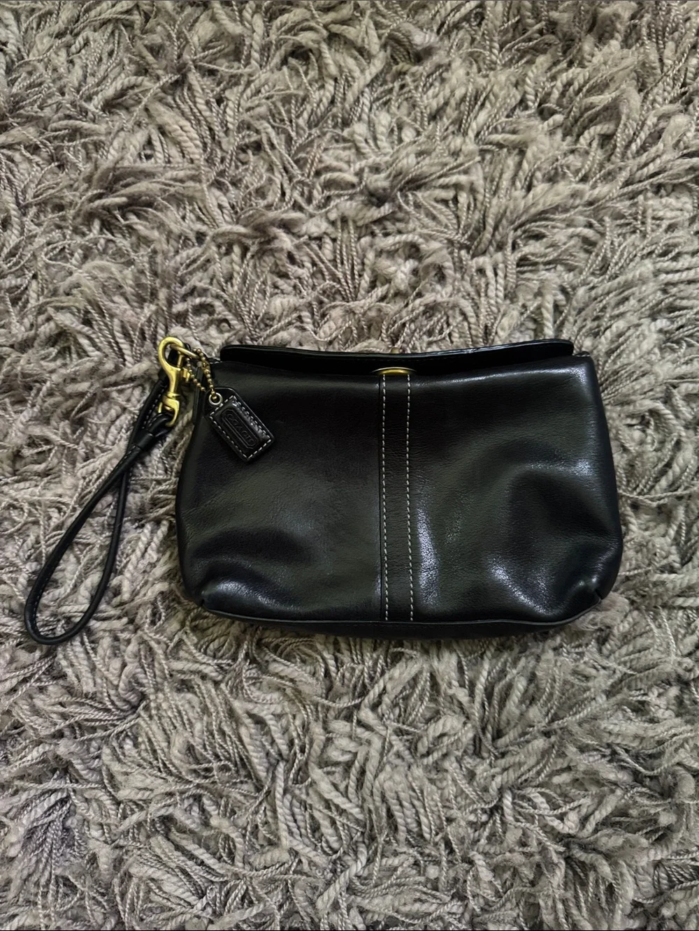 Vintage 90s Coach Black Leather Wristlet with Gold Turn Lock Hardware - Picture 1 of 7